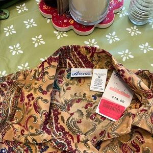 Womens blouse size med